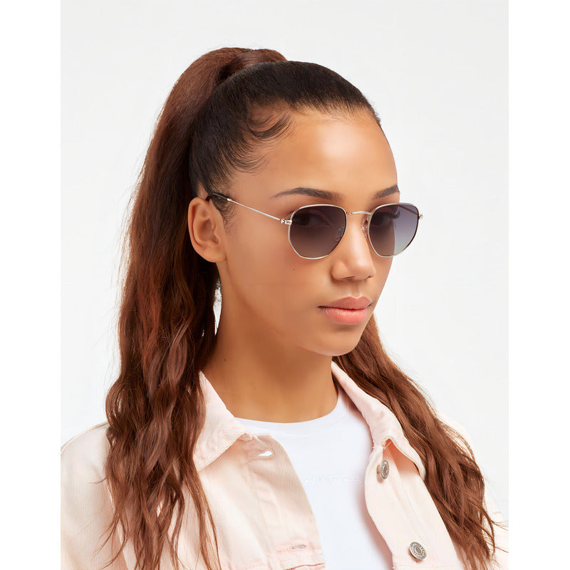 Gafas De Sol Hawkers Sixgon Hombre Y Mujer Elige Tu Color Lente Gris Oscuro Armazón Plateado