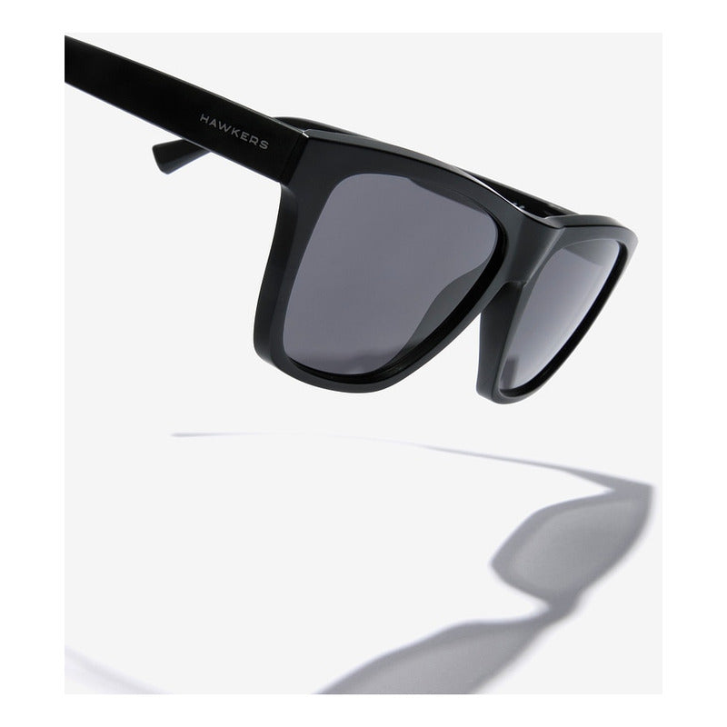 Lentes De Sol Hawkers One Ls Raw Hombre Y Mujer Polarizados Negro